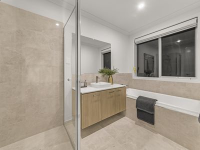 27 Verdigris Avenue, Clyde