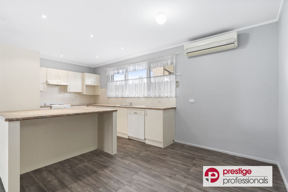 32 Burton Avenue, Moorebank