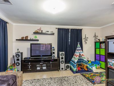 15 Ravenscroft Way, Kelmscott