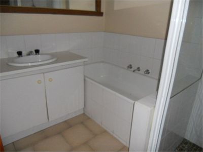 2 / 5 Brack Avenue, Brooklyn