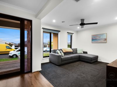 12 Freshman Avenue, Clyde