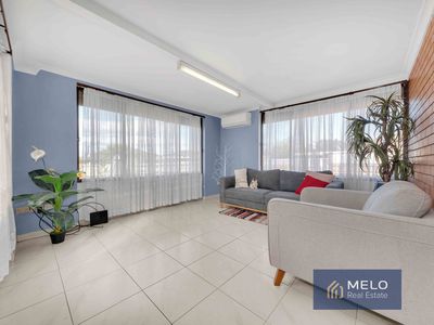 9 Riviera Road, Avondale Heights