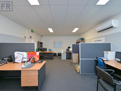 2 / 5 Sequoia Place, Bibra Lake