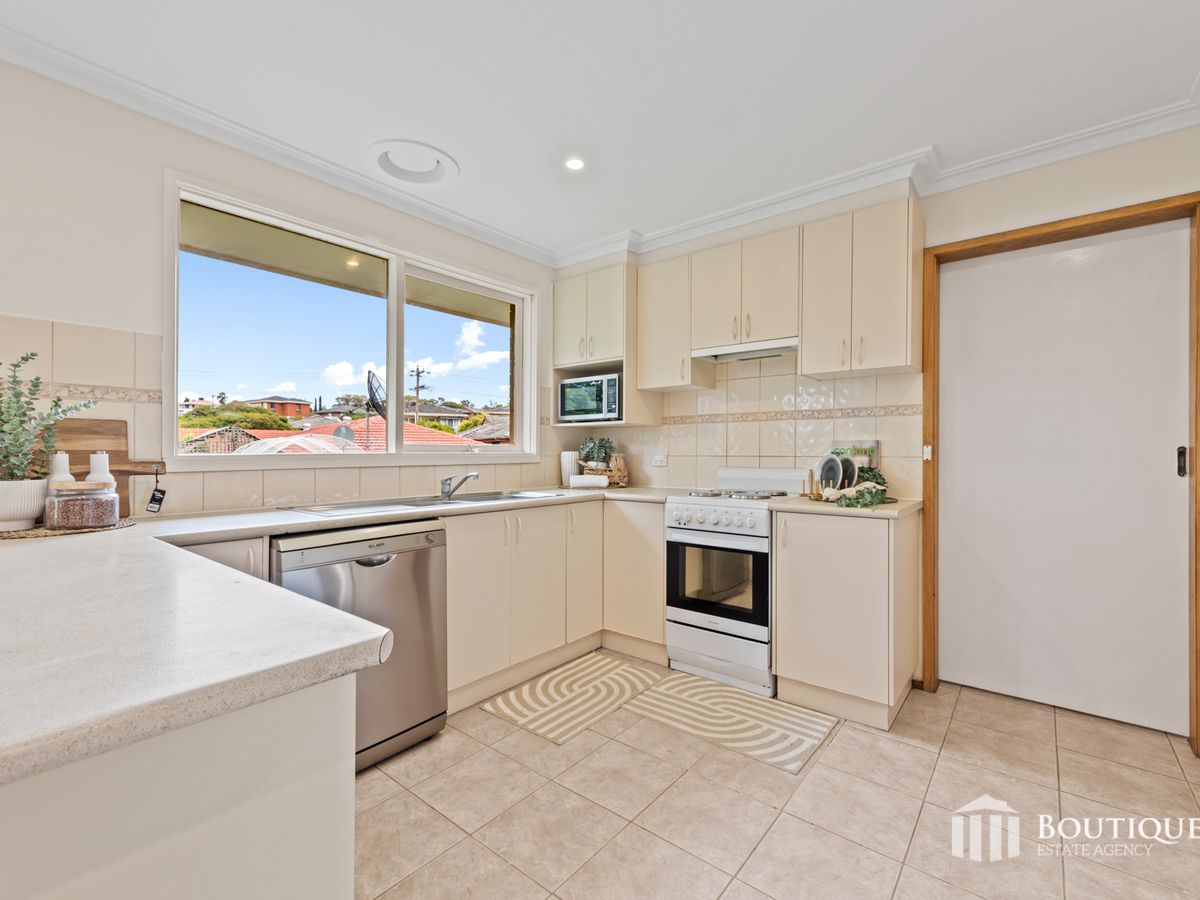 24 Exell Drive, Dandenong North