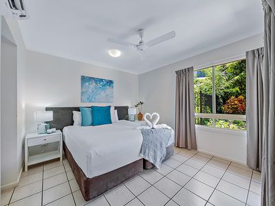 11 / 18 Golden Orchid Drive, Airlie Beach
