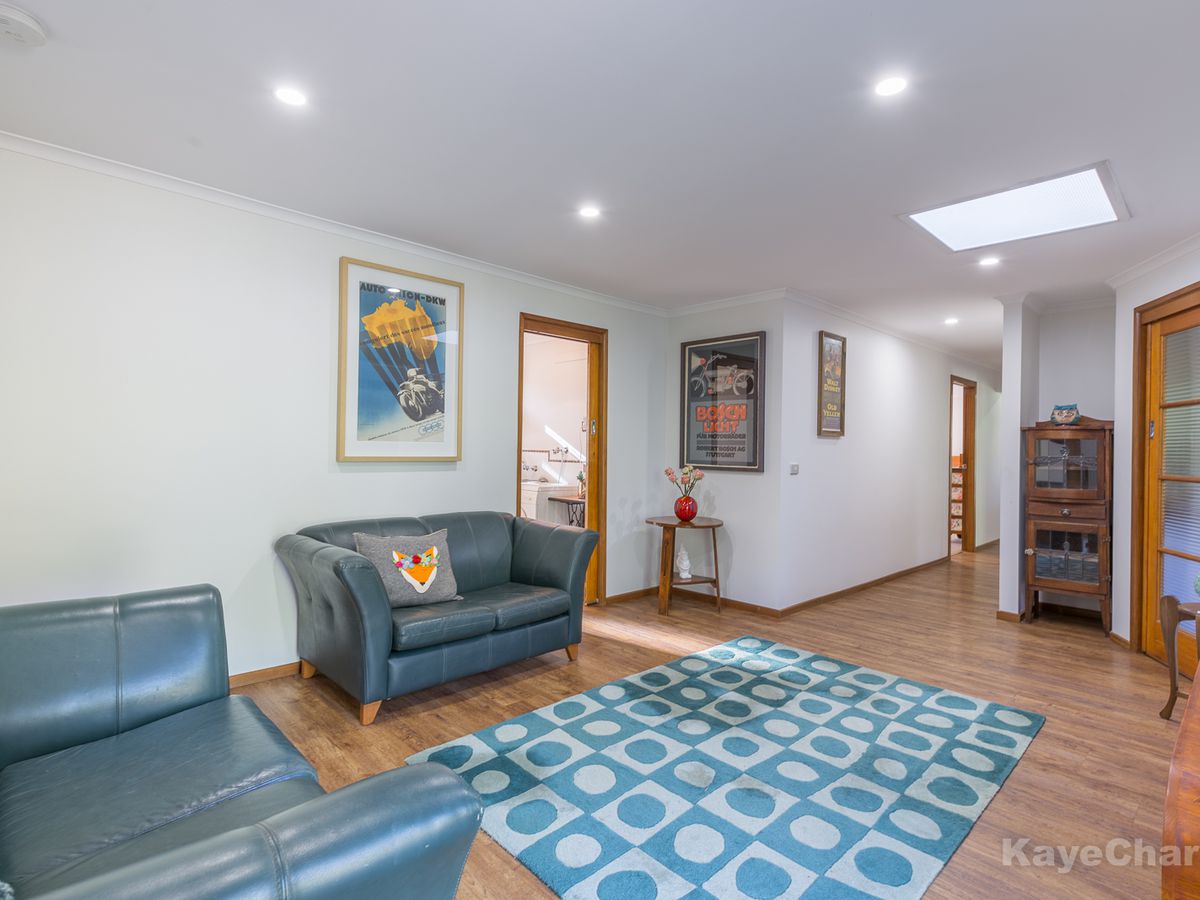 137 BeaconsfieldEmerald Road, Beaconsfield Upper Kaye Charles Real