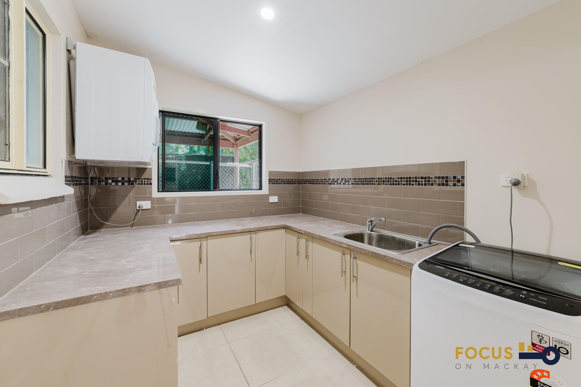 6 Agatha Court, Armstrong Beach