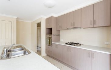 4 Gareth (Patrick) St, Cranbourne East