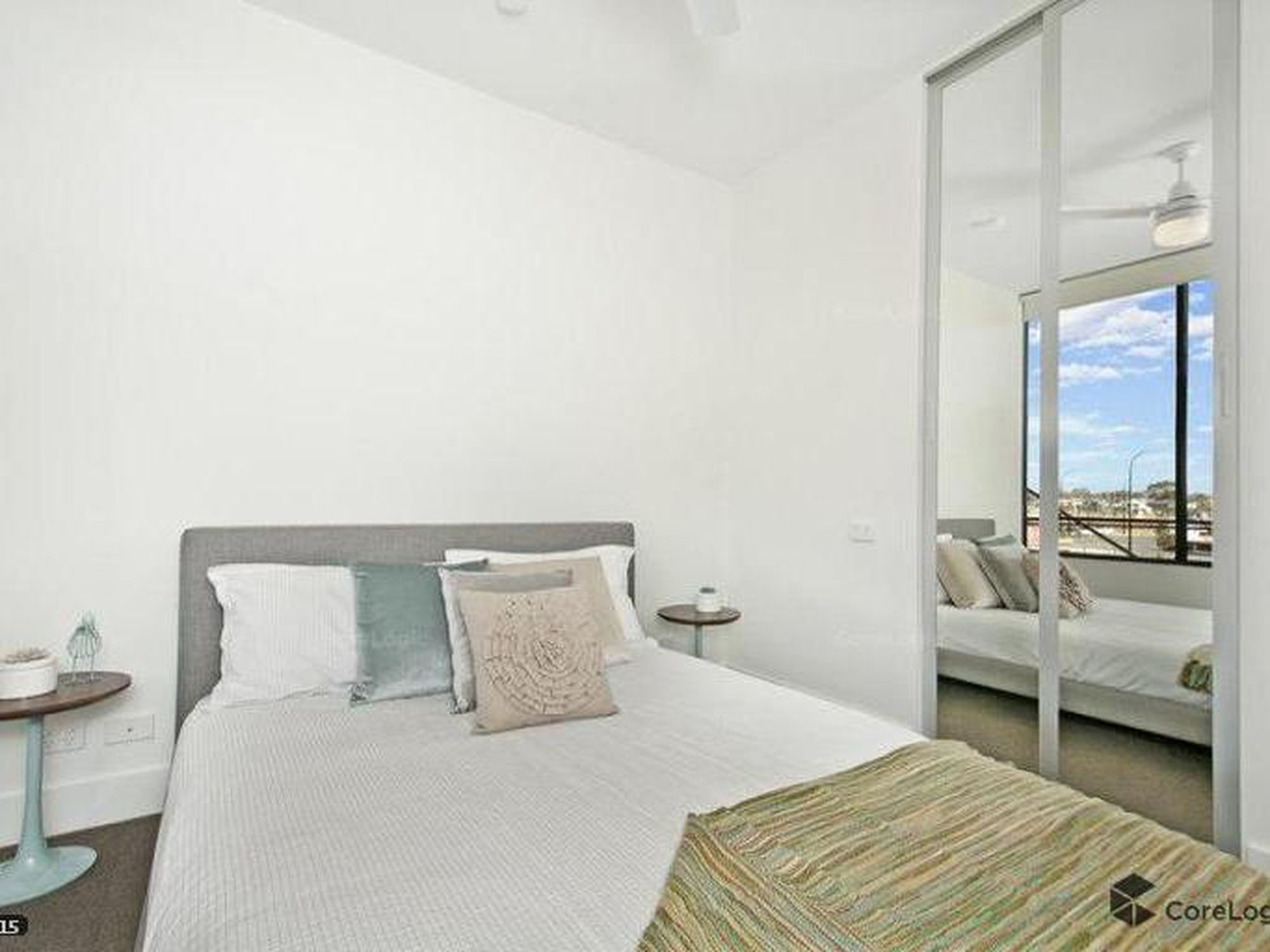 305  301 St. Clair Avenue, St Clair