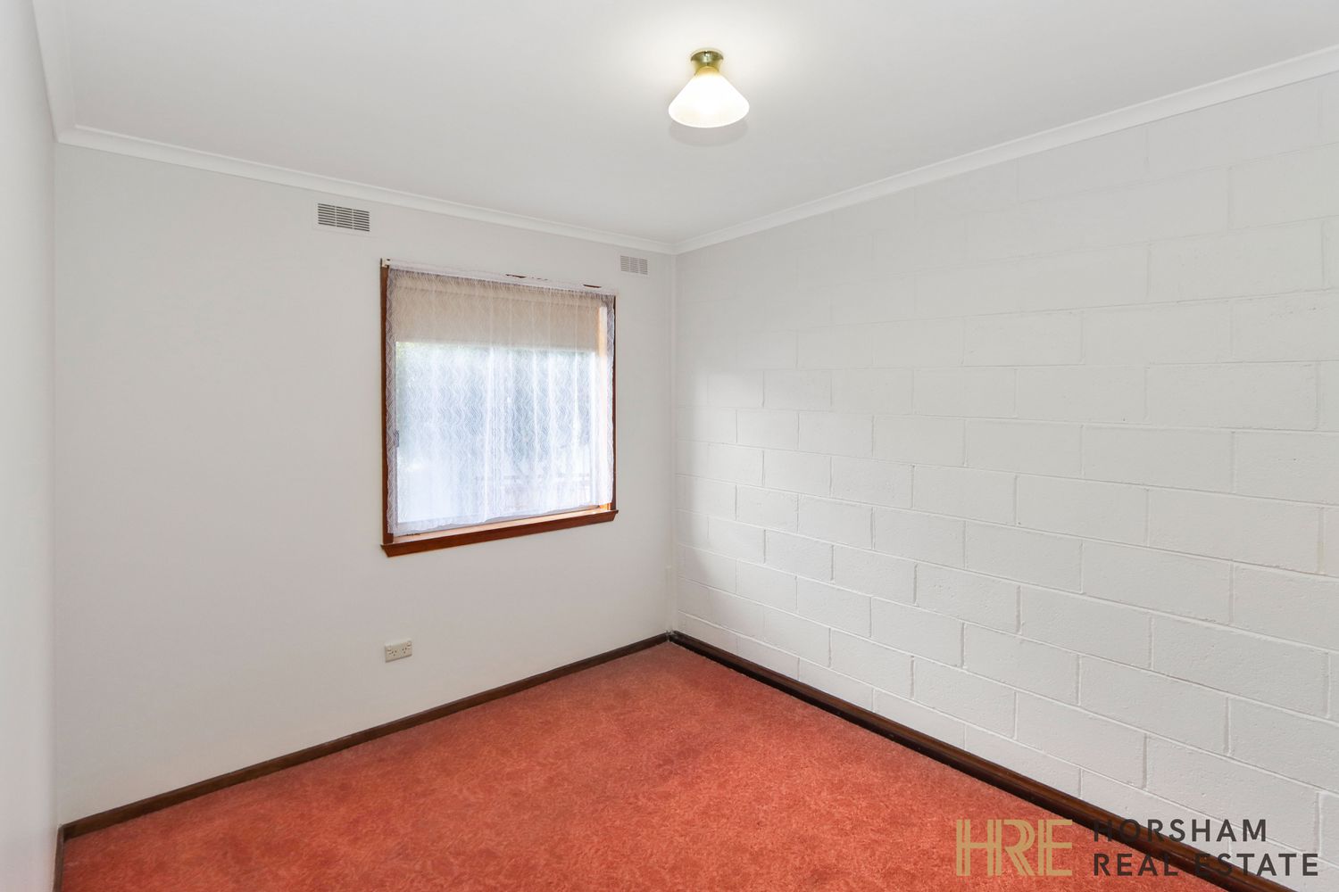2 / 2 Olympic Street, Horsham