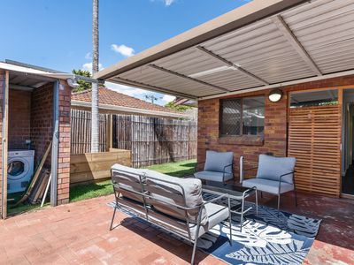 7 Smiths Avenue, Redcliffe