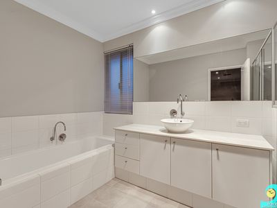 16 Teraglin Vista, Yanchep