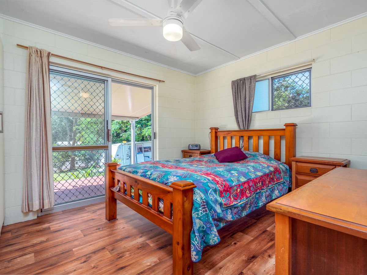 8 DANBULLA CRESCENT, Atherton