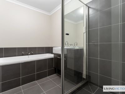 184 Saltwater Promenade, Point Cook