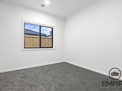 33 Bromeliad Street, Clyde North