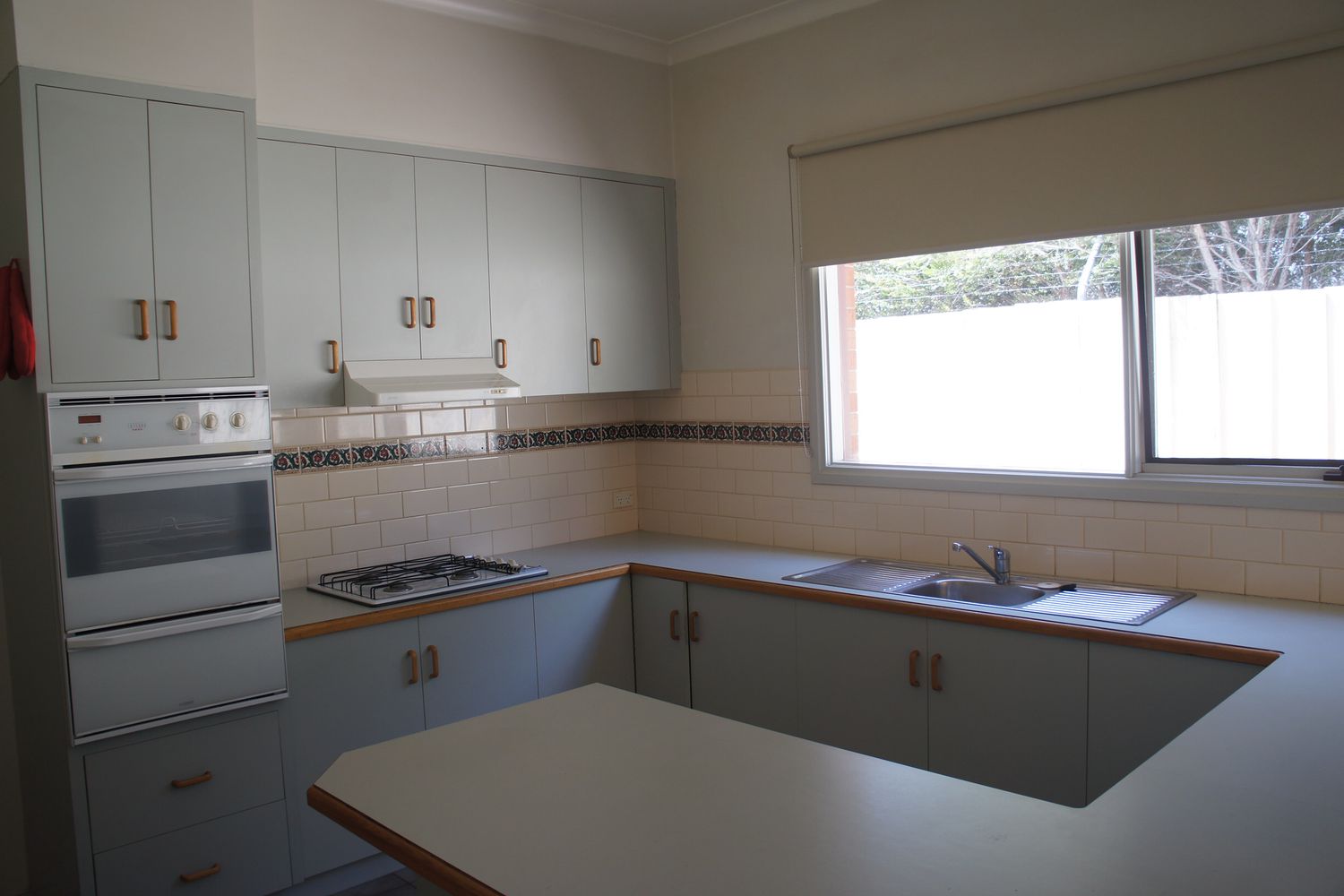 7 Hopkins Drive, Horsham