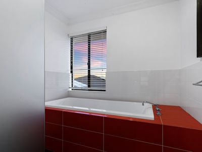 26 Simmonds Parade, Winthrop