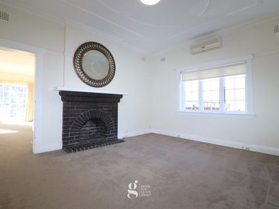 25 Auld Avenue, Eastwood