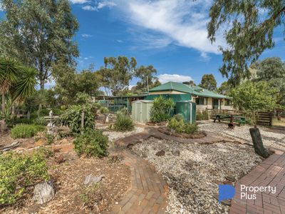 28 Calder Highway, Wedderburn