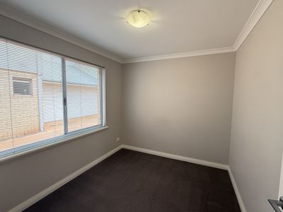 2 / 9 Kuwarra Lane, Karlkurla