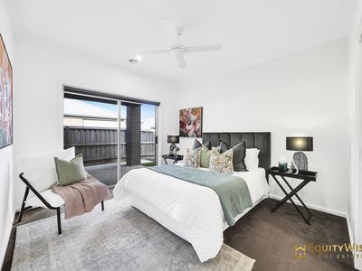 38 Bonhams Circuit, Manor Lakes