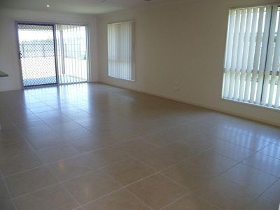 9 Eagle Rd, Woodgate