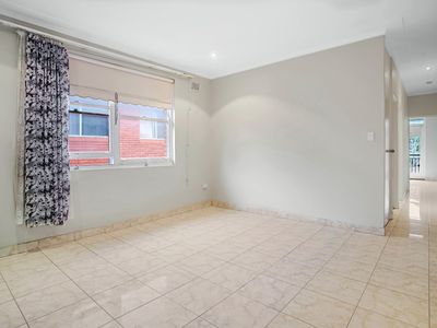 8 / 11 Myee Street, Lakemba