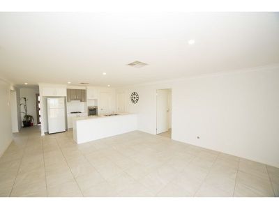 20 Hindmarsh Esplanade, Dubbo