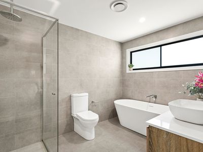 3 / 8 Fraser Crescent, Albion Park