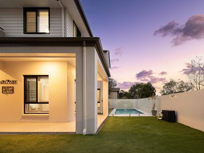 16 Hillcroft Place, Belmont
