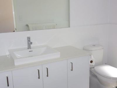 1/3 Leeder Street, Glendalough
