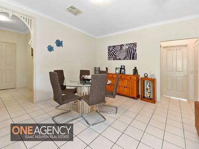 42 Glasshouse Cr, Forest Lake