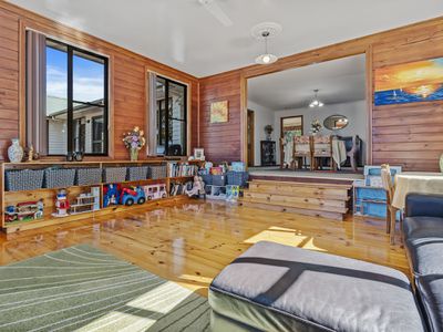 36 Cray Point Parade, Eggs And Bacon Bay