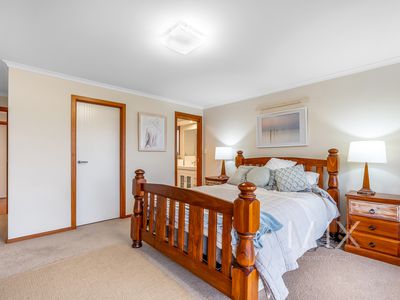 13 Rachel Crescent, Old Beach