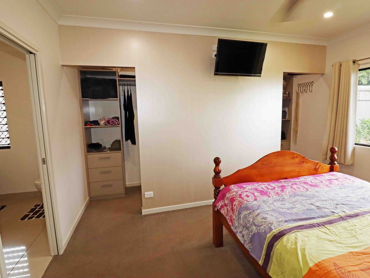 30 Gargan Lane, Atherton