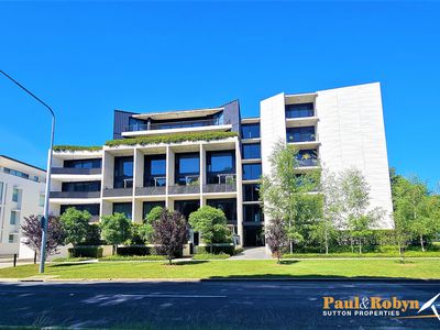 4 / 22 Canberra Avenue, Forrest