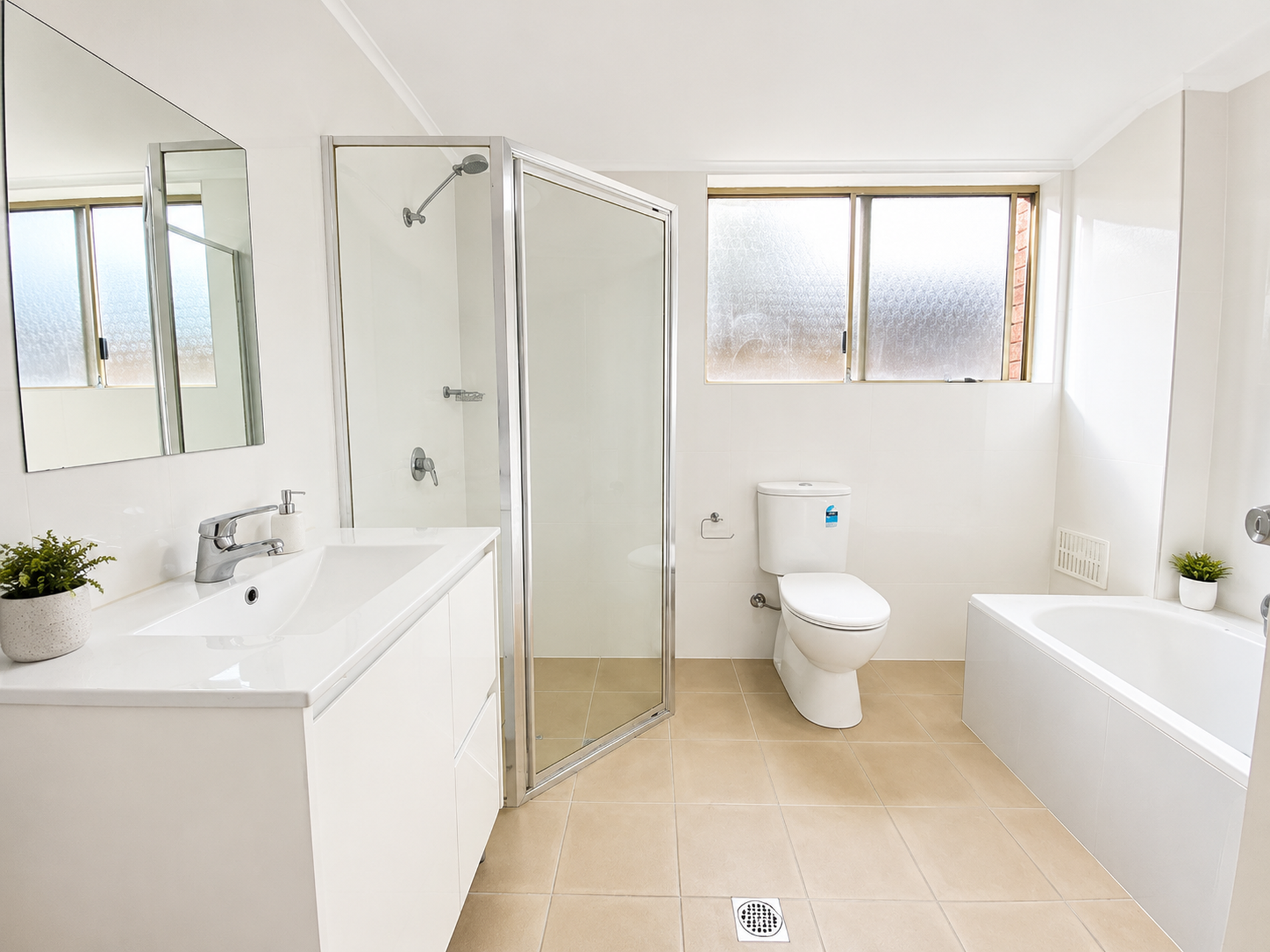4 / 4 Railway Parade, Westmead