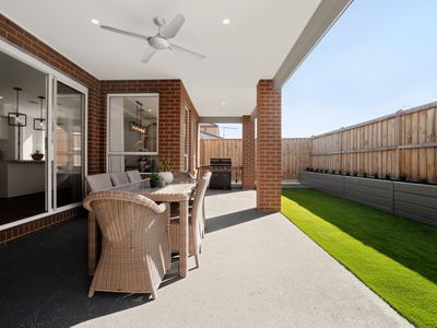 7 Cummins Street, Officer