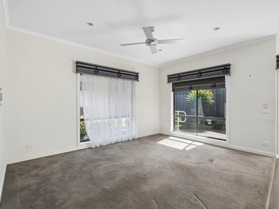 2 / 8 President Street, Seymour