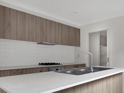 53 Keira Circuit, Werribee