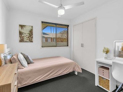 7 Razorbill St, Burleigh Waters