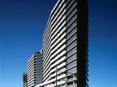 100 / 8 Waterview Walk, Docklands