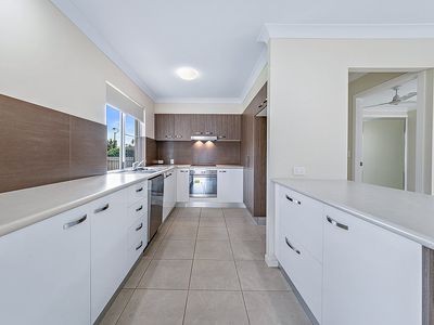 6a and 6b Leichardt Place, Cannonvale