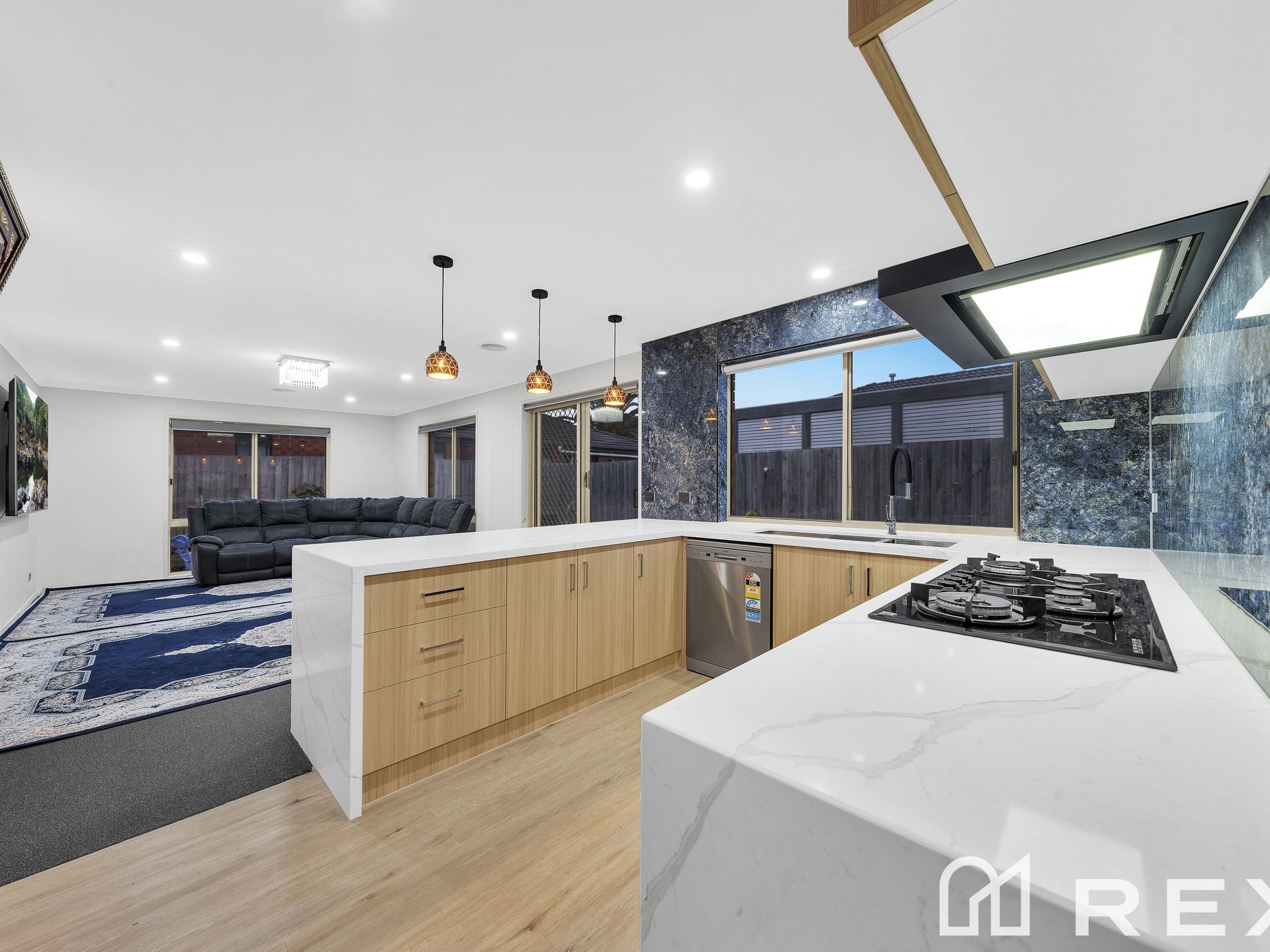 17 Gowrie Place, Cranbourne West