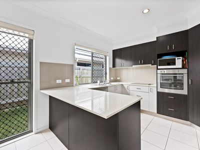 2 Seafarer Court, Blacks Beach