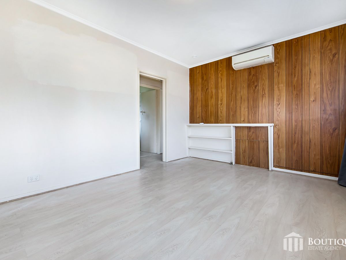 15 Koonalda Grove, Dandenong North