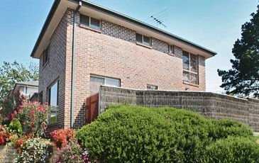 2 / 26 Cara Crescent, Berwick