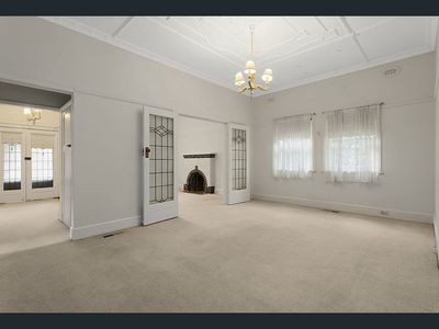 7 Oakdene Crescent, Carnegie