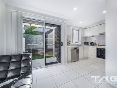1/49 Canberra Street, Oxley Park