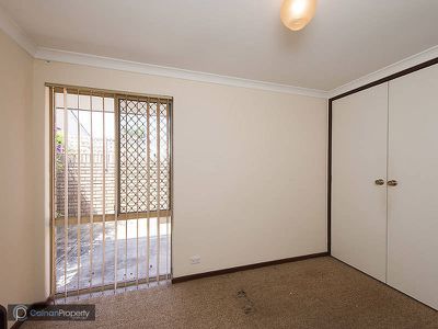 2 / 22 Ainsworth Loop , Booragoon
